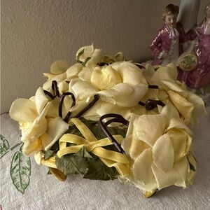 Wonderful vintage millinery flower fascinator hat union made yellow roses